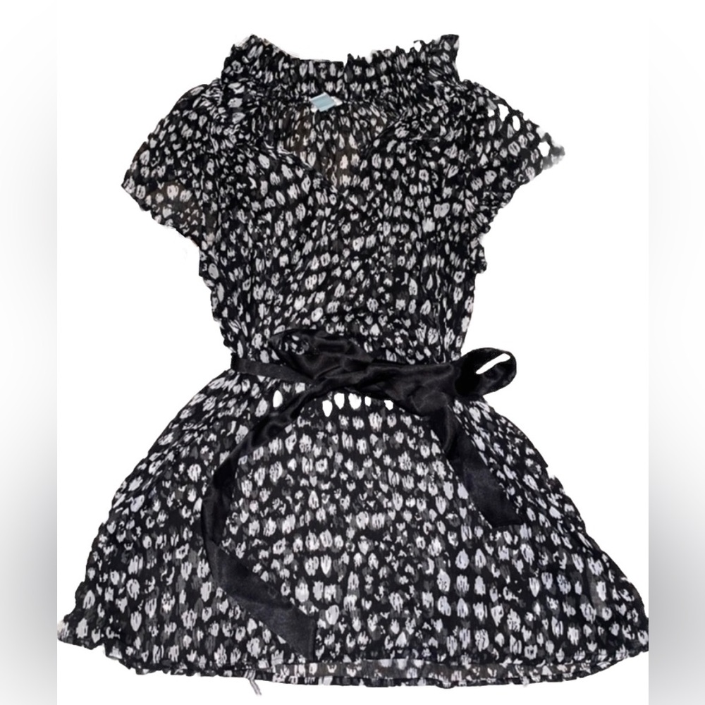 Women’s Black & White Maternity Top